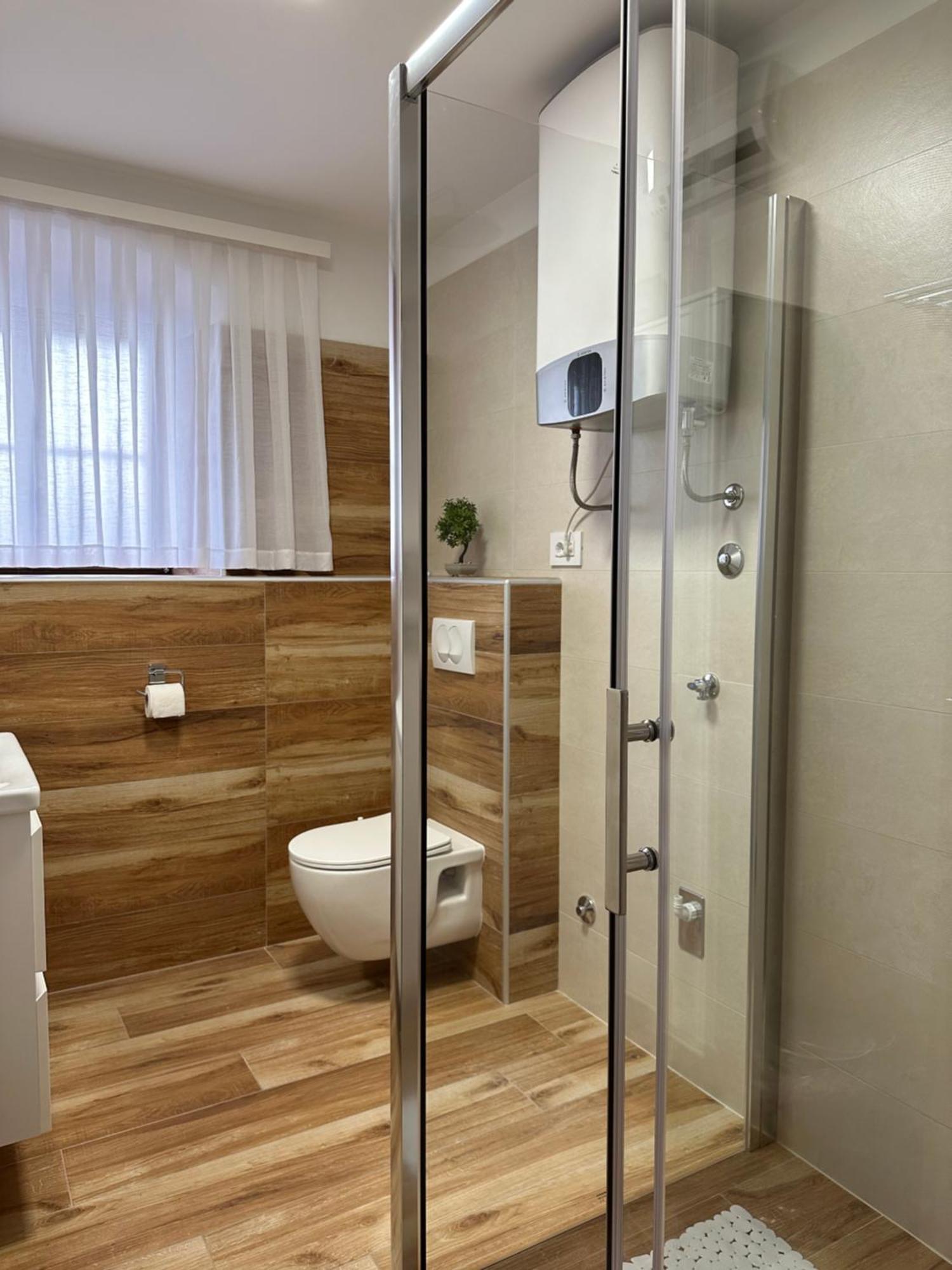 Lux Apartments In Downtown بولا المظهر الخارجي الصورة