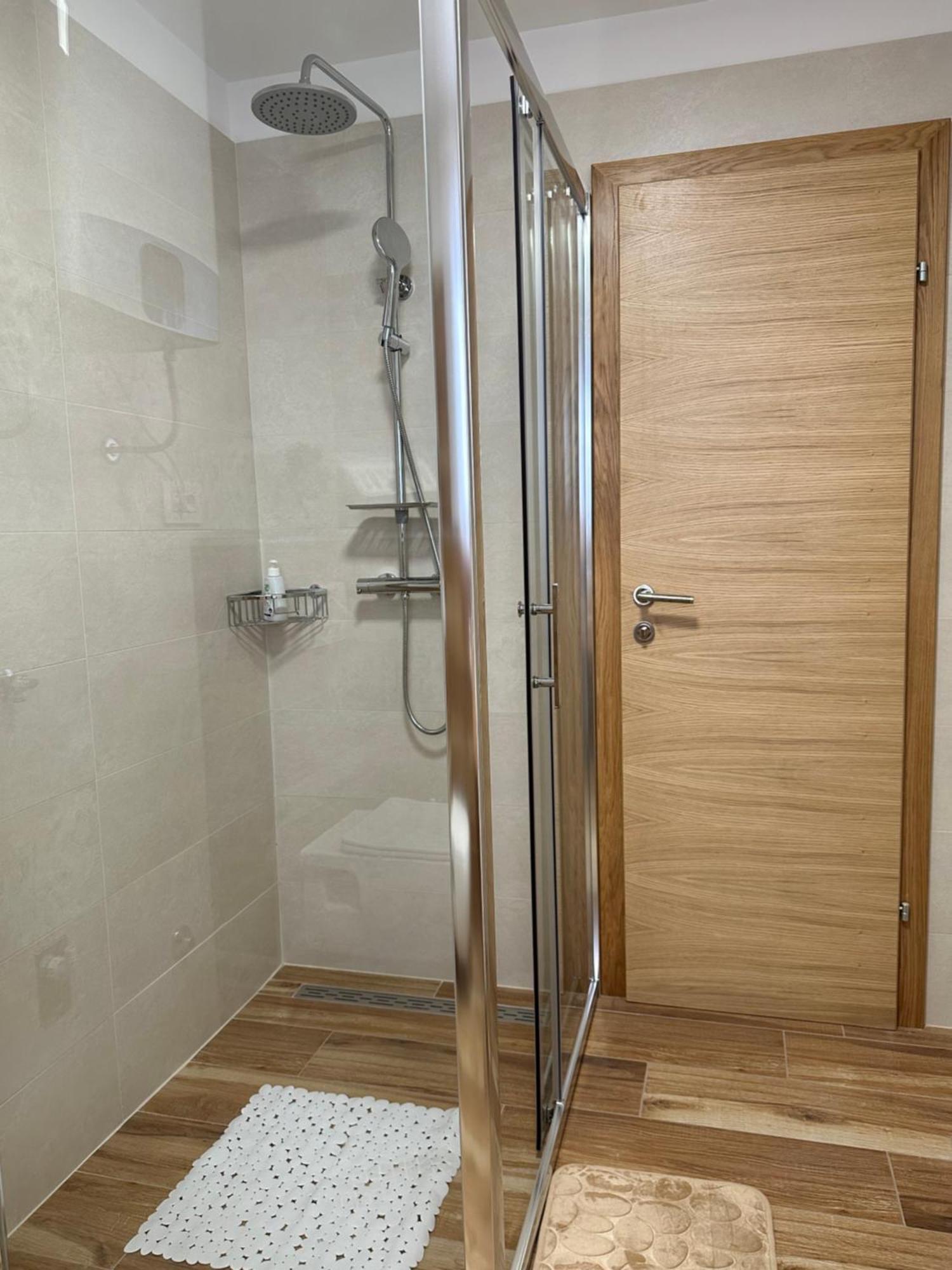 Lux Apartments In Downtown بولا المظهر الخارجي الصورة