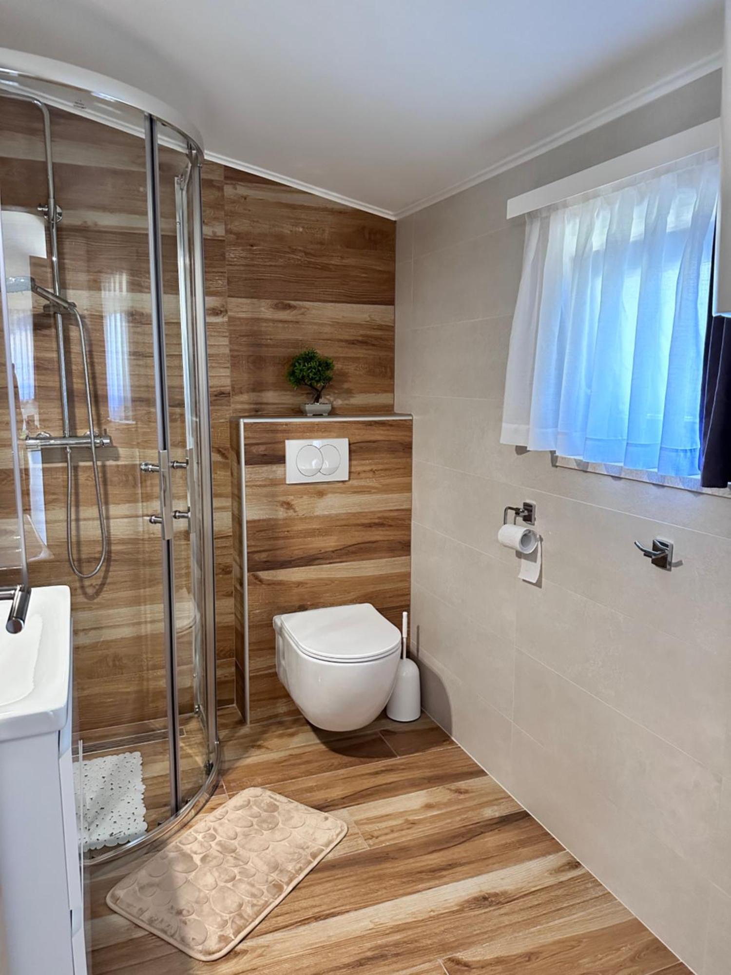 Lux Apartments In Downtown بولا المظهر الخارجي الصورة