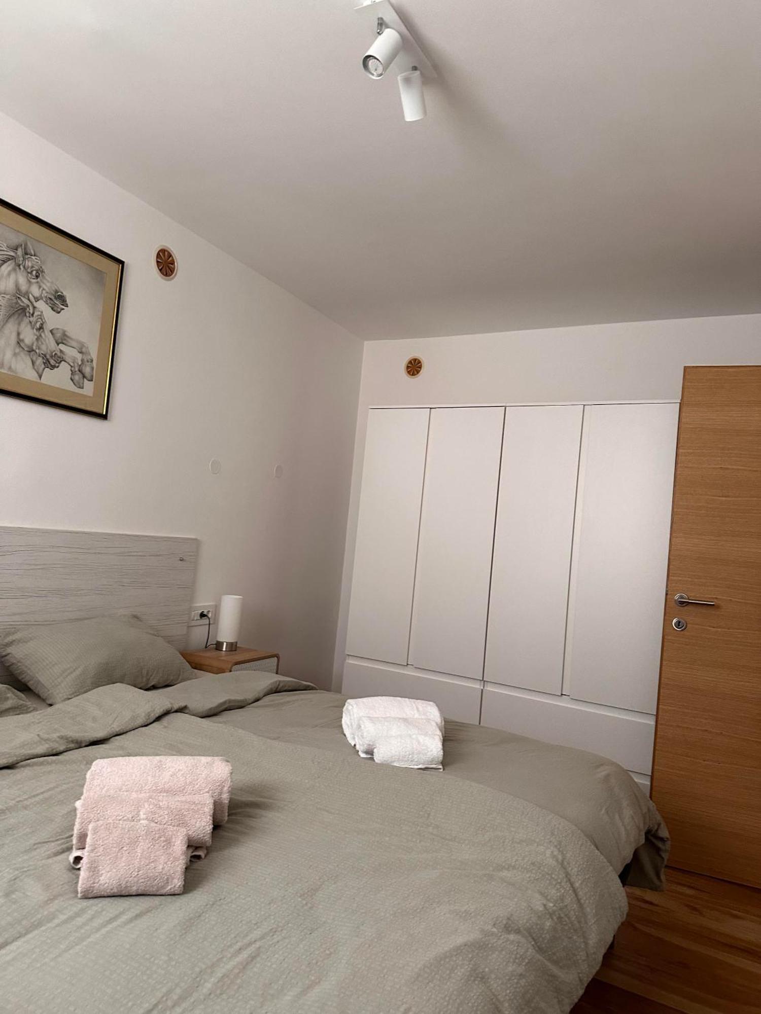 Lux Apartments In Downtown بولا المظهر الخارجي الصورة