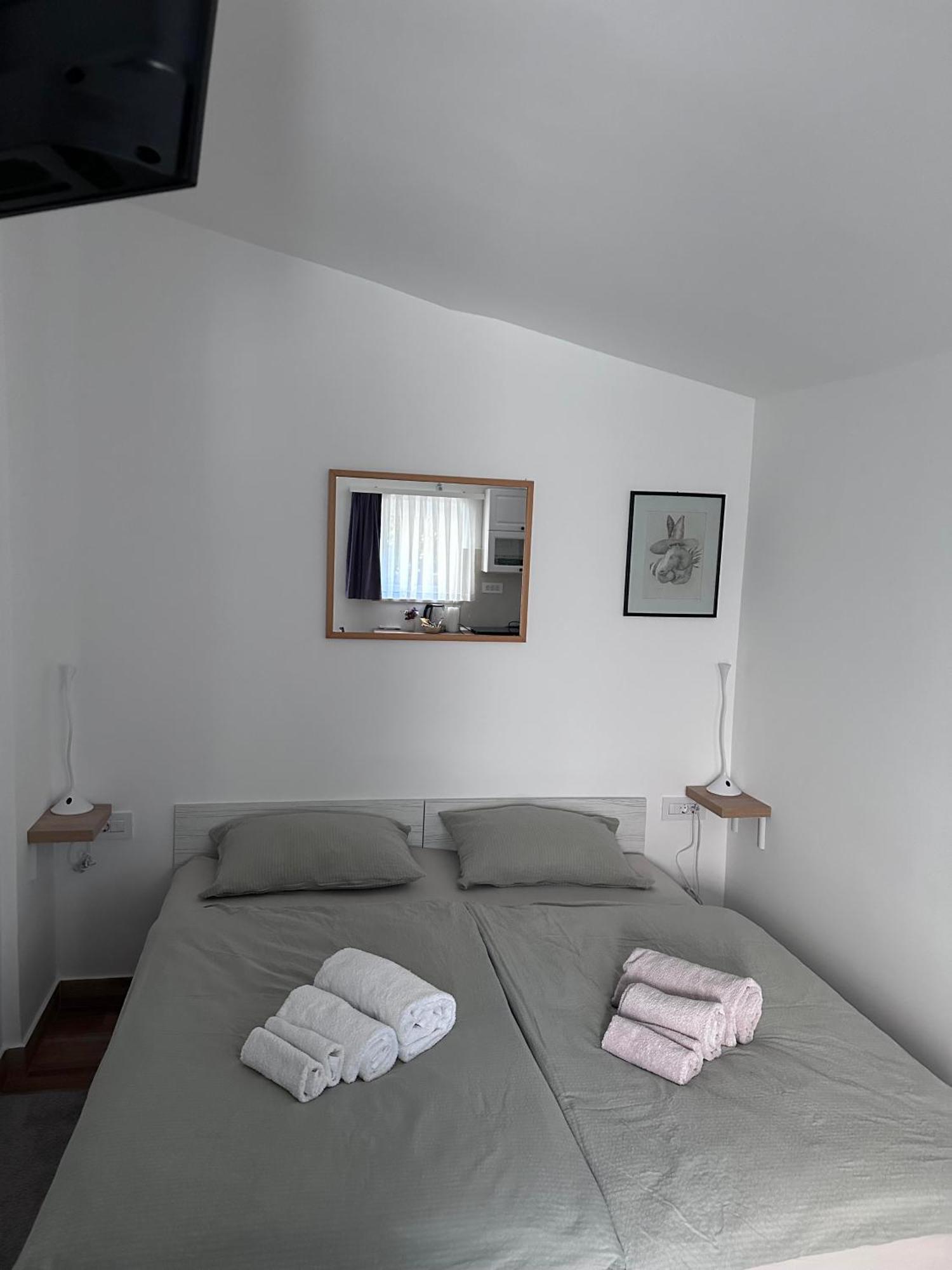 Lux Apartments In Downtown بولا المظهر الخارجي الصورة