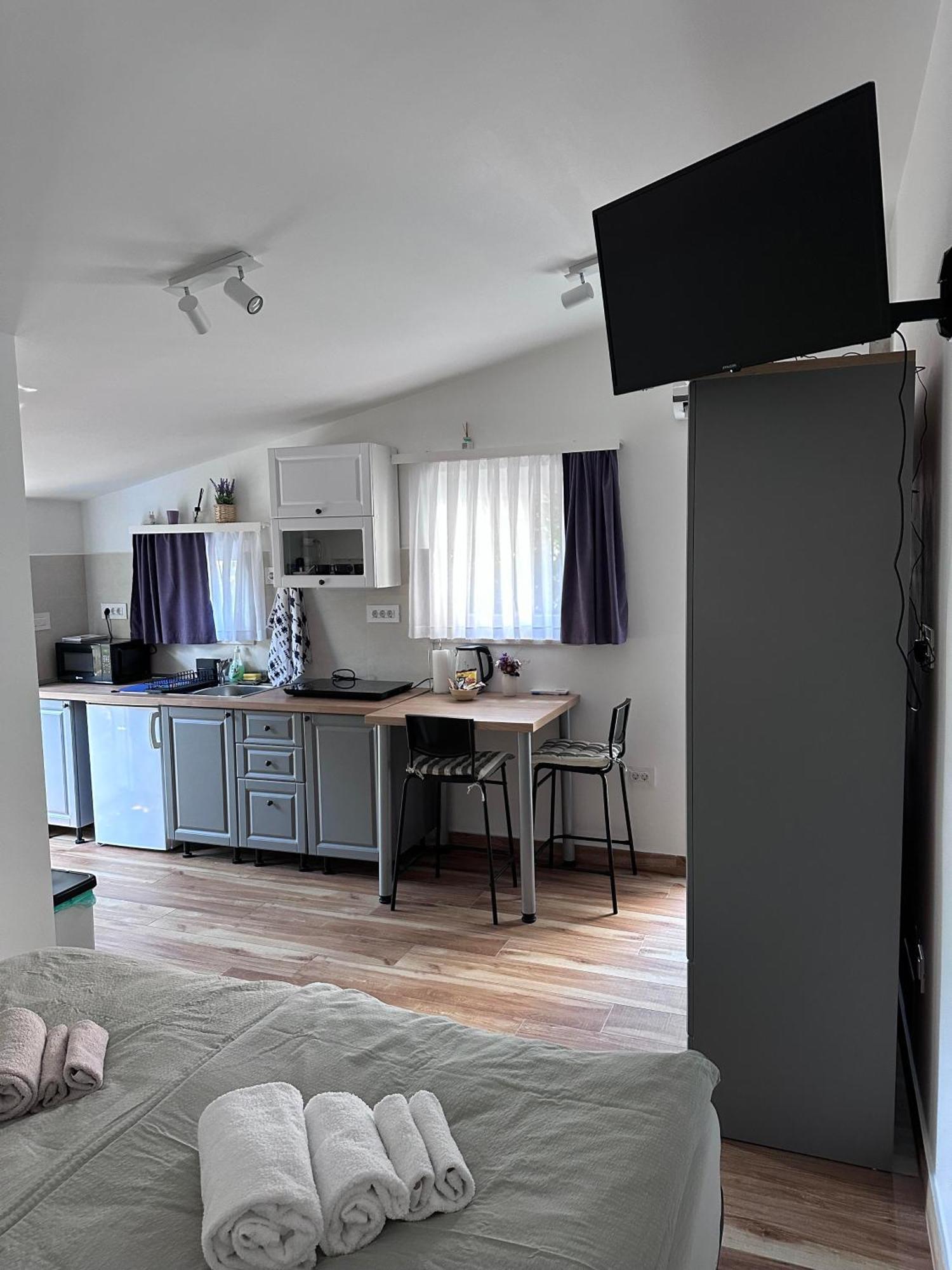 Lux Apartments In Downtown بولا المظهر الخارجي الصورة